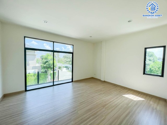 *****บ้านเดี่ยวมือสองย่านนนทบุรี ม.เปี่ยมสุข เอสเกต พรีเมี่ยม แจ้งวัฒนะ-ราชพฤกษ์ หลังมุม! เนื้อที่มากถึงเกือบ 53 ตร.ว. ฟังก์ชัน 4 ห้องนอน 3 ห้องน้ำ 2 ที่จอดรถ บ้านใหม่สุดๆ บนทำเลเยี่ยม ใกล้รถไฟฟ้าสายสีม่วง "สถานีไทรม้า" ราคาคุ้มสุด!